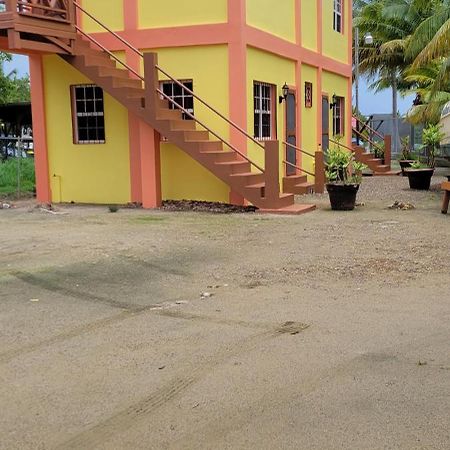 Alan'S Paradise Hotel Placencia Exterior foto