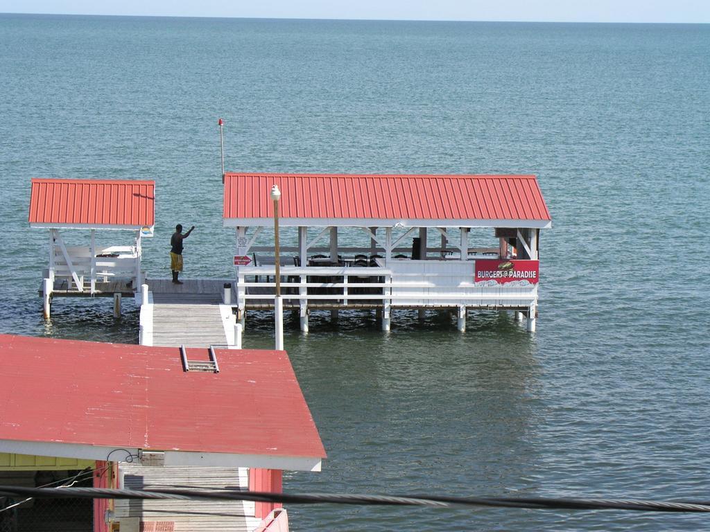 Alan'S Paradise Hotel Placencia Exterior foto