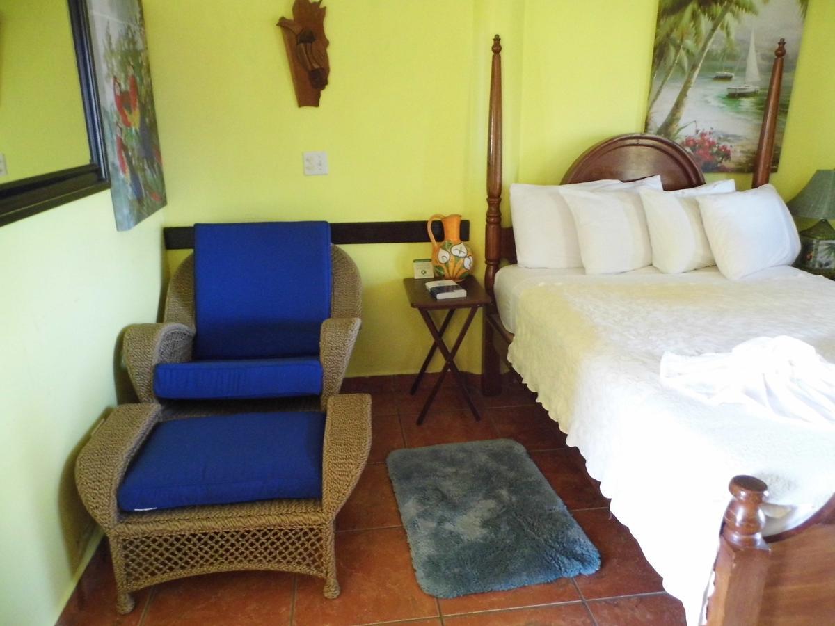 Alan'S Paradise Hotel Placencia Exterior foto