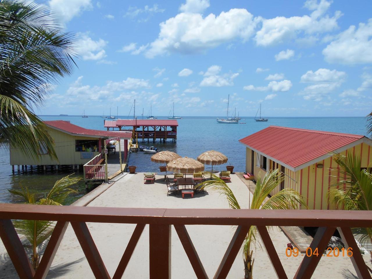 Alan'S Paradise Hotel Placencia Exterior foto